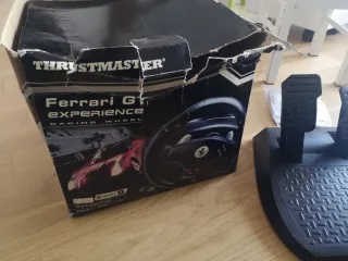 Volante Ferrari GT Experience Thrustmaster