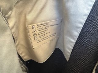 Pantaloni Burberry a scacchi grigi sartoriale.
