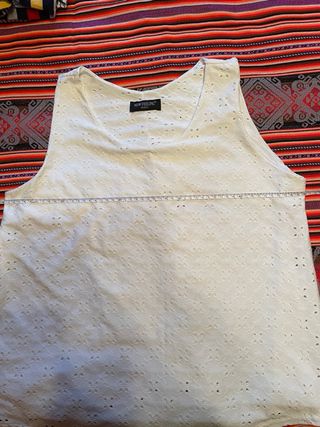 Blusa tirantes New Feeling bordada