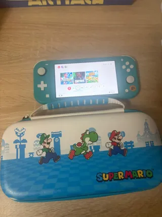 Nintendo Switch Lite Azul con funda