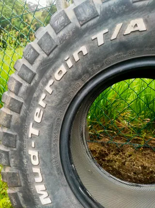 Ruedas BFGoodrich Mud-Terrain T/A 33x12.50 R15