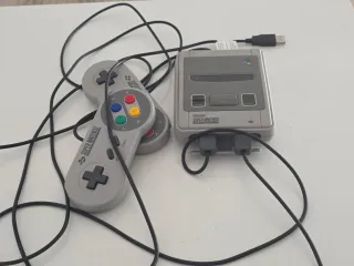 Super Nintendo Mini SNES Classic + 2 Mandos