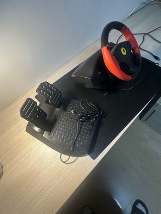 Volante Ferrari con pedales