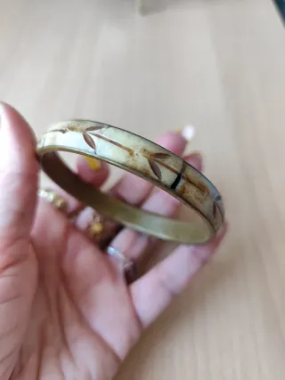 Pulsera tallada artesanal