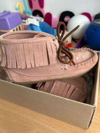 Botas de niña preguntar si. Compromiso