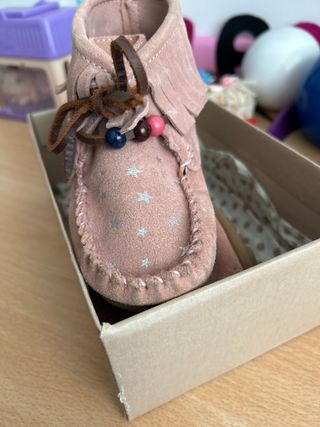 Botas de niña preguntar si. Compromiso
