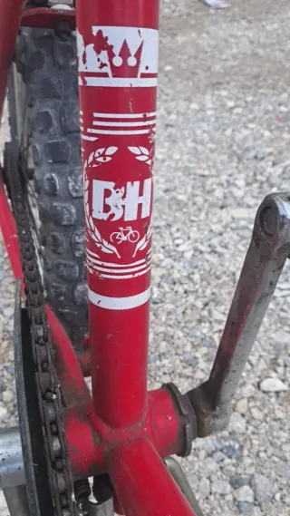 Bicicleta BMX Roja METEOR BH