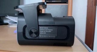 Proyector Portátil Negro y Gris