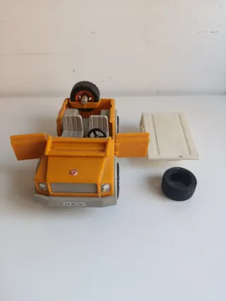 Coche 4x4 con remolque caballo tipo Playmobil