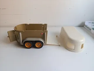 Coche 4x4 con remolque caballo tipo Playmobil