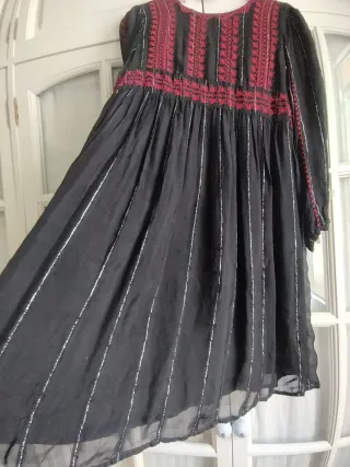 Vestido Zara Boho Negro Bordado Rojo