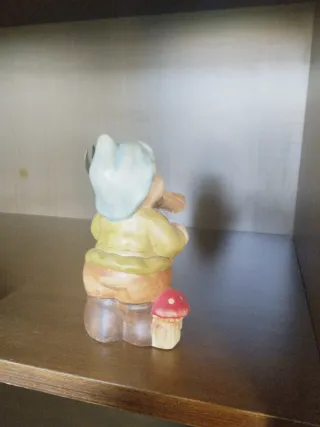 Gnomo decorativo in ceramica