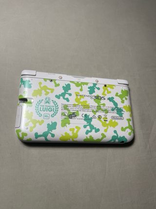 Nintendo 3DS XL Edición Luigi 30 Aniversario