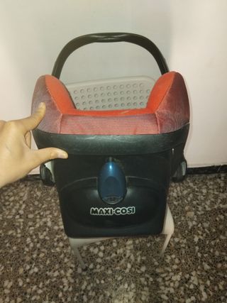 Silla de coche para bebé roja