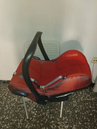 Silla de coche para bebé roja