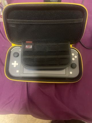 Nintendo Switch Lite Gris + Pokémon Escudo