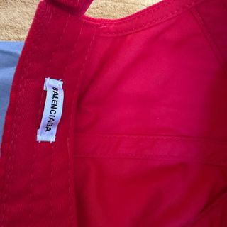 Gorra Balenciaga Roja