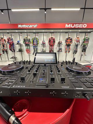 Denon DJ Prime 4 Controlador DJ + Case UDG
