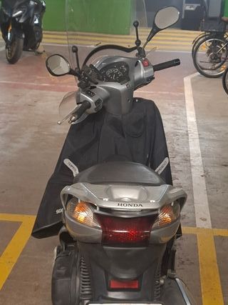 Honda Scoopy 300 Muy cuidada ITV con mantenimiento