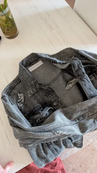 Chaqueta vaquera Topman gris desgastada