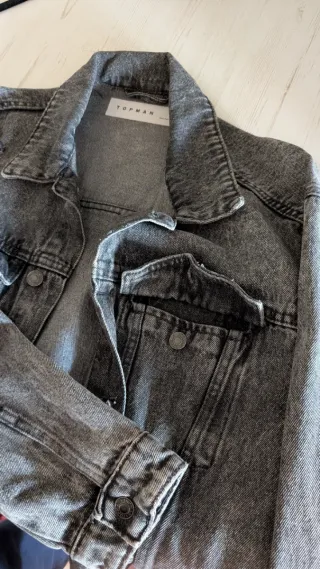 Chaqueta vaquera Topman gris desgastada