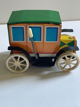 Coche de hojalata Payá