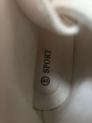 Zapatillas altas blancas estilo converse