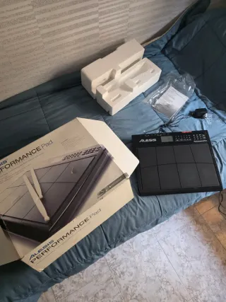 Alesis PerformancePad - Drum Machine 675200557 sol