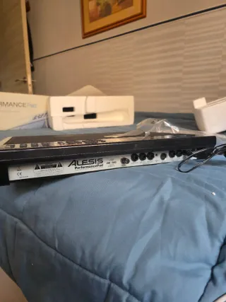 Alesis PerformancePad - Drum Machine 675200557 sol