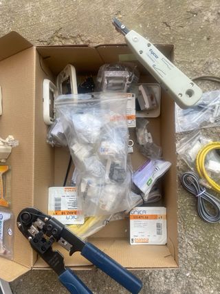 Herramientas y rosetas de teléfono/fibra