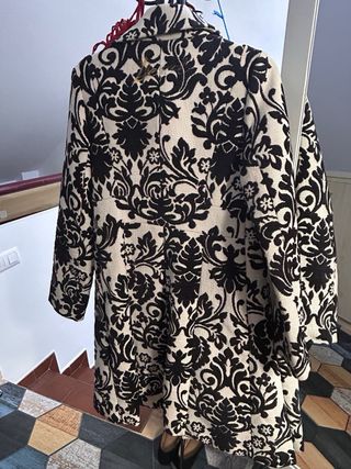 Abrigo Desigual estampado floral