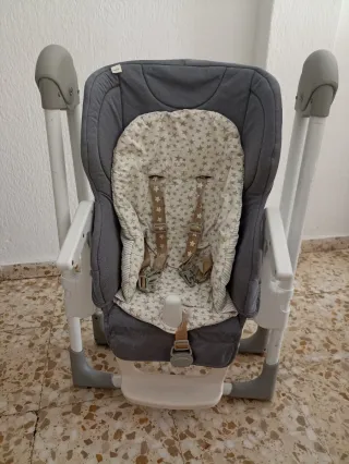 Trona bebé, muy buen estado.