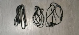 PS4 (PlayStation 4) Negra + 2 Mandos y 4 Juegos