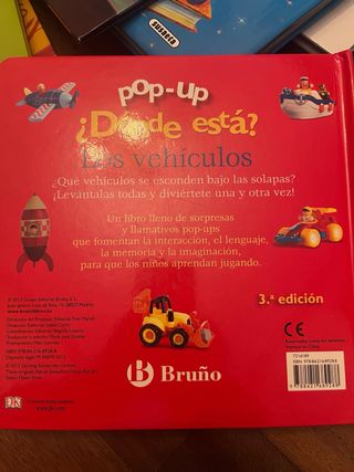 Libro infantil pop-up con solapas y sorpresas.