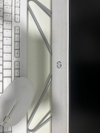 .-HP Todo en Uno Blanco.-