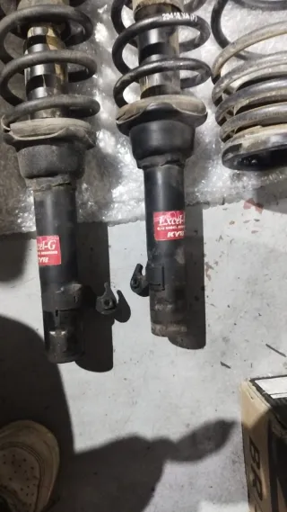 Suspensión Honda Logo