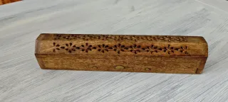 Caja madera incienso con detalles dorados