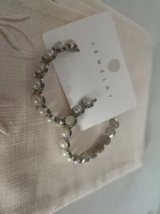 Orecchini cerchio con perle