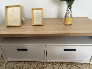 Mueble de salón madera y blanco