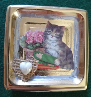 2 Magneti Gatti Fatti a Mano su Legno Dorato