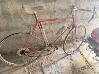 Bicicleta de carretera BH TITAN L33 Roja