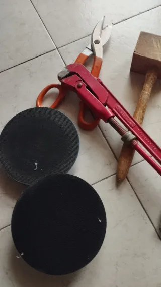 Lotto attrezzi ferramenta e lavoro