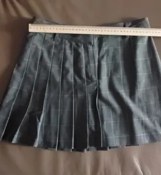 Falda Zara cuadros gris talla M