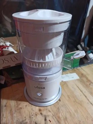 Exprimidor Eléctrico Blanco