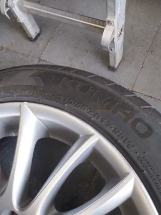 Llantas  de Volvo 215/50R17 con Neumáticos