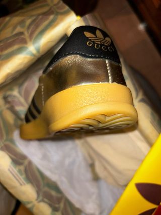 Zapatillas Gucci Gazelle Doradas Negras