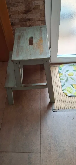 Escalera de madera de 2 peldaños