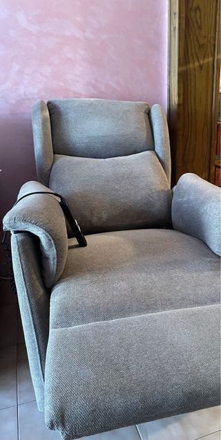 Sillón reclinable eléctrico gris