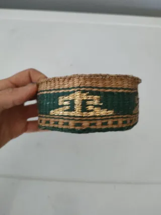 Cestino esagonale beige, verde e oro