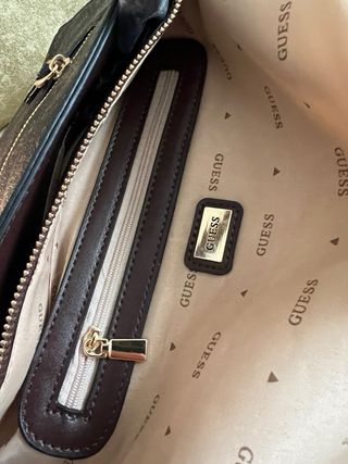 Bolso Tote Guess Marrón y Dorado